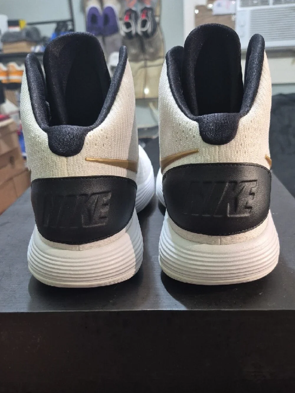 SAMPLE Nike Hyperdunk 